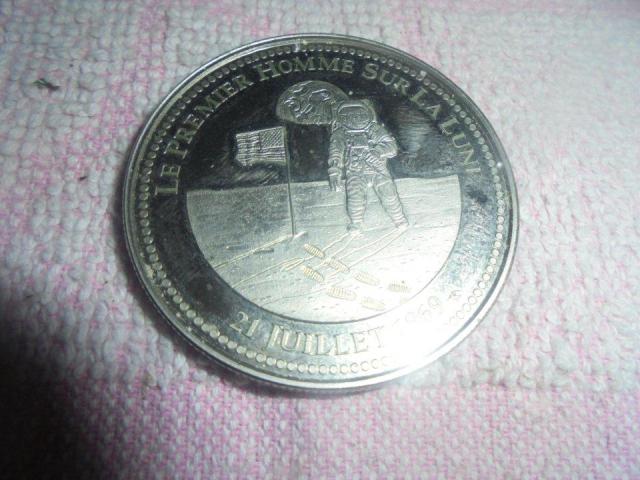 piece bitcoin de collection et piece premier pas sur la lune